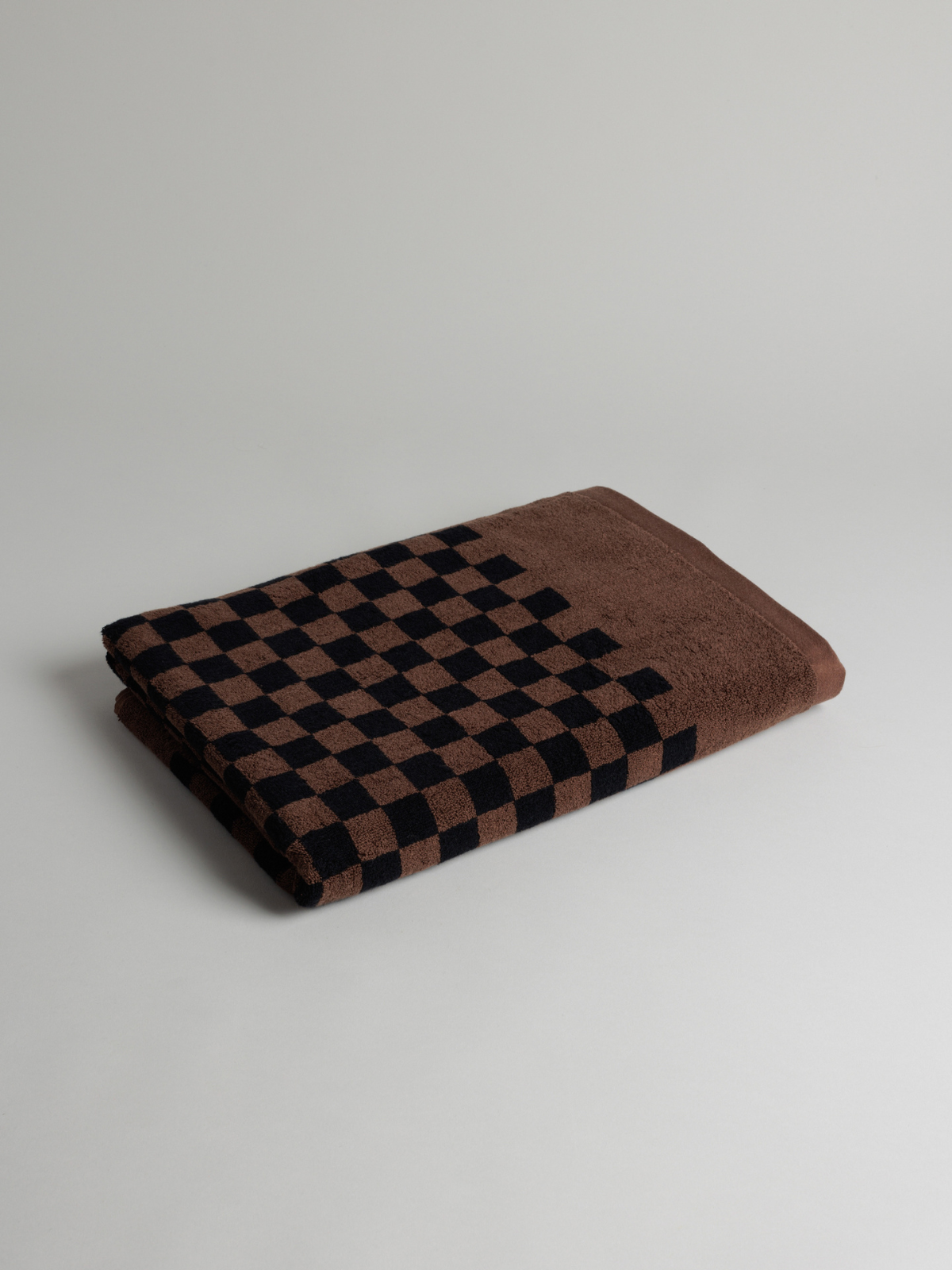 ROMAN ORGANIC COTTON Pool TOWEL in TABAC & NOIR