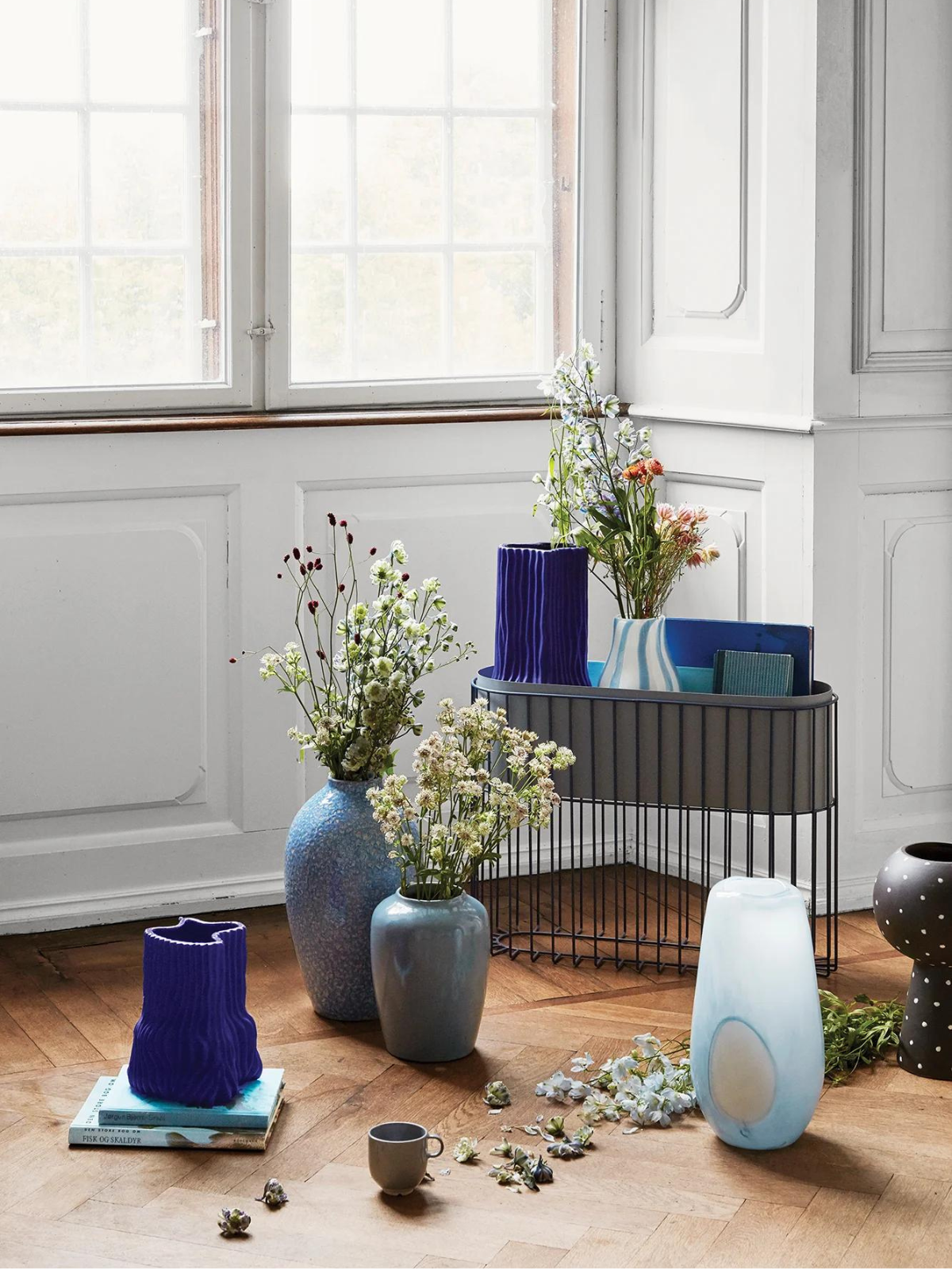 CPH Curve Dark Blue Vase