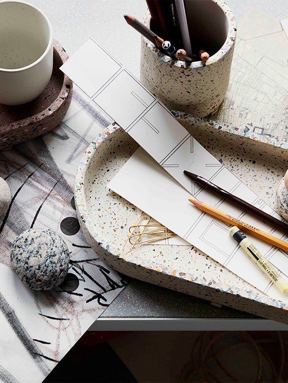 Holder Razzo Plate Long Rainy Day Multi Colour