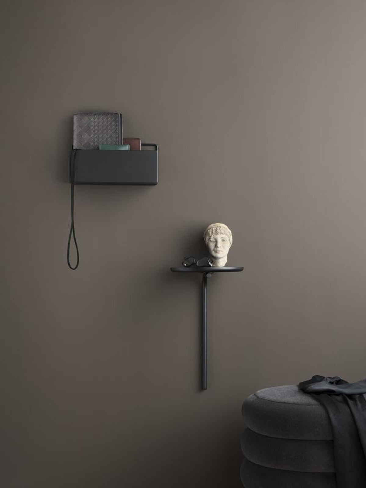 Pujo Wall Table