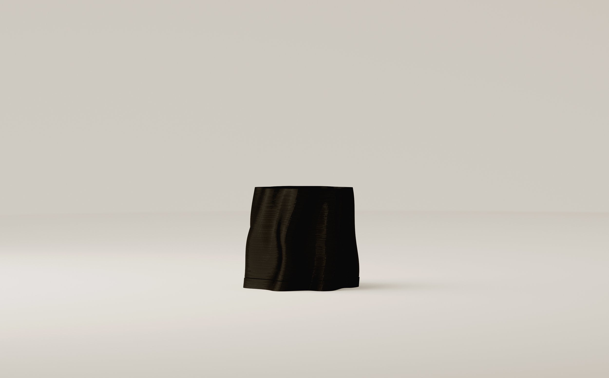 Medium Lulu Planter - With Tray