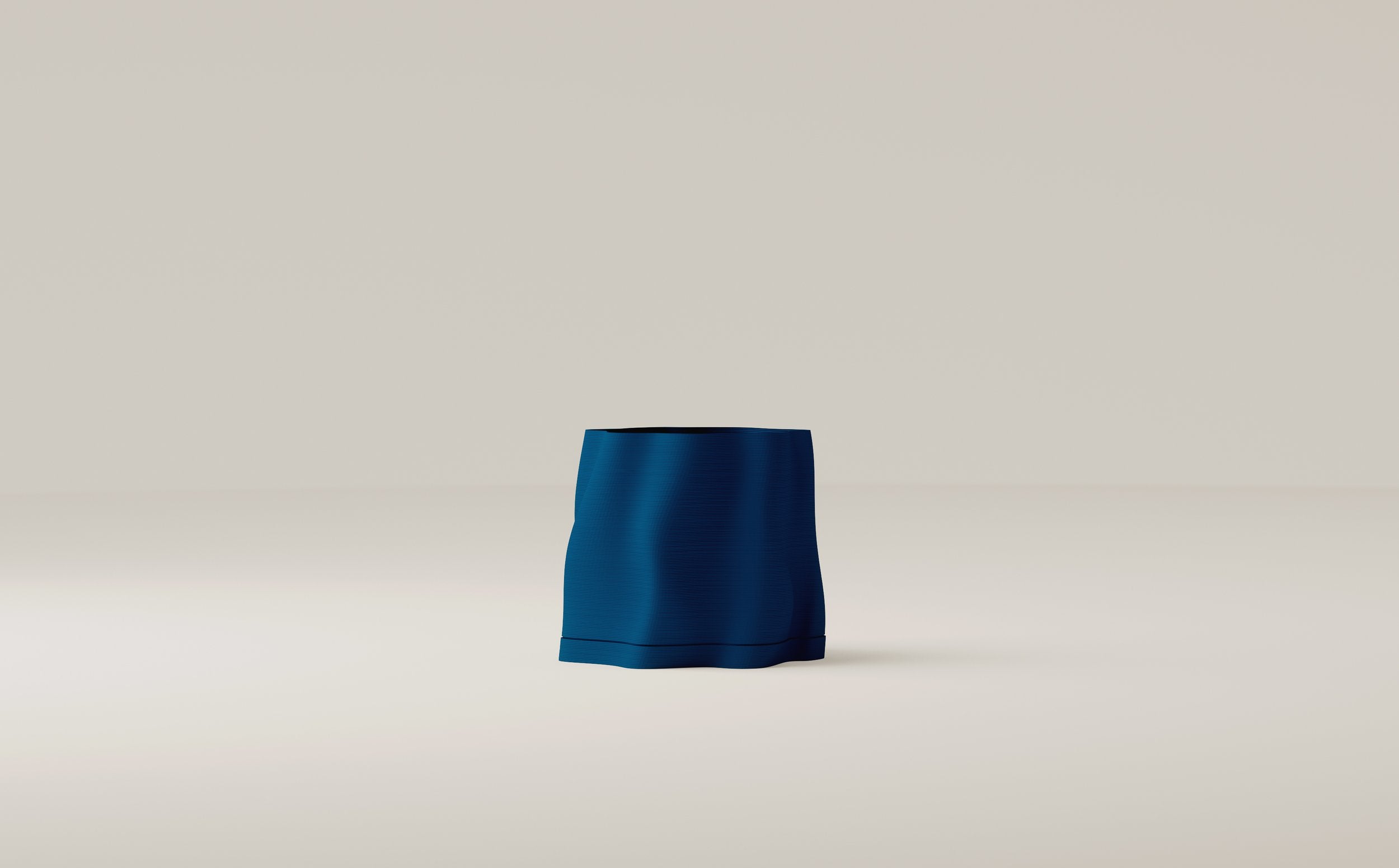 Medium Lulu Planter - With Tray