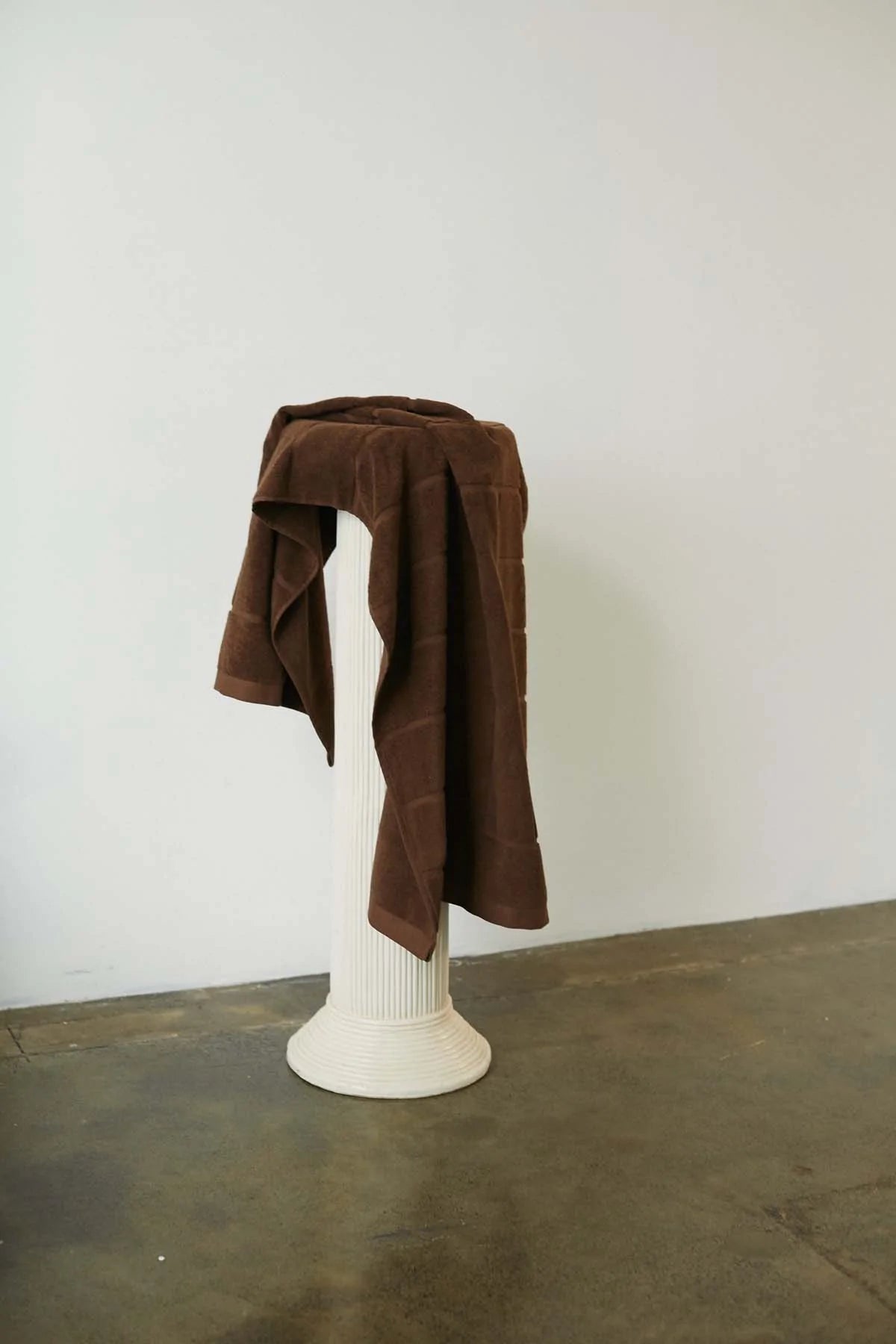 WOODFORD ORGANIC COTTON Pool TOWEL in TABAC