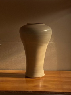 Large Nation Vase - Ivory